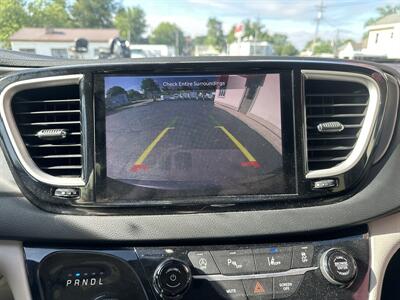 2023 Chrysler Pacifica Touring L - Photo 13 - Rushville, IN 46173
