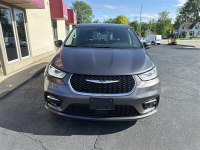 2023 Chrysler Pacifica Touring L - Photo 3 - Rushville, IN 46173