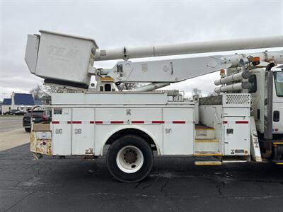 2005 International DuraStar 4400 Bucket Truck   - Photo 10 - Rushville, IN 46173