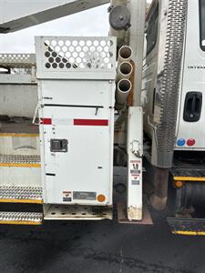 2005 International DuraStar 4400 Bucket Truck   - Photo 11 - Rushville, IN 46173