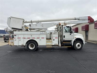 2005 International DuraStar 4400 Bucket Truck   - Photo 9 - Rushville, IN 46173