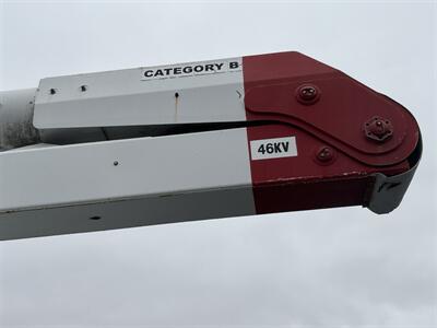 2005 International DuraStar 4400 Bucket Truck   - Photo 6 - Rushville, IN 46173