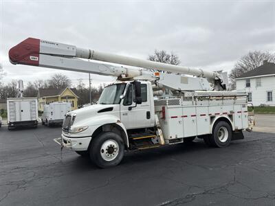 2005 International DuraStar 4400 Bucket Truck   - Photo 2 - Rushville, IN 46173