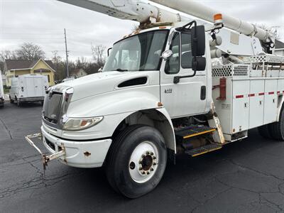 2005 International DuraStar 4400 Bucket Truck   - Photo 3 - Rushville, IN 46173