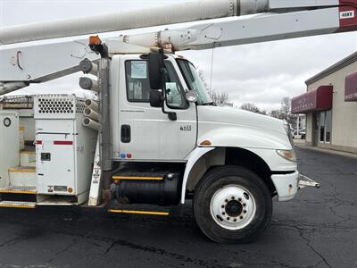 2005 International DuraStar 4400 Bucket Truck   - Photo 7 - Rushville, IN 46173