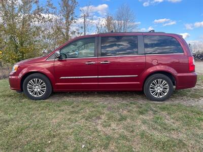 2014 Chrysler Town and Country Touring-L   - Photo 1 - Rushville, IN 46173