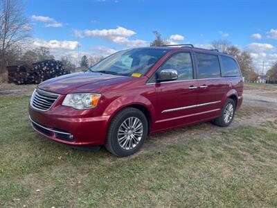 2014 Chrysler Town and Country Touring-L   - Photo 2 - Rushville, IN 46173