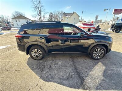 2024 Nissan Pathfinder SV   - Photo 5 - Rushville, IN 46173