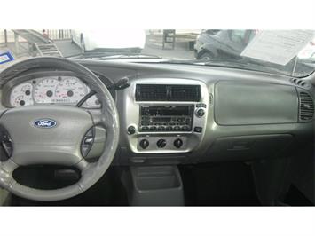 2003 Ford Explorer Sport Trac XLS 4dr XLS Crew Cab SB   - Photo 8 - North Hollywood, CA 91606