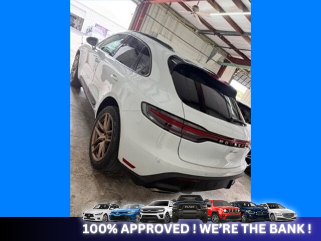 2022 Porsche Macan   - Photo 3 - Naples, FL 34112