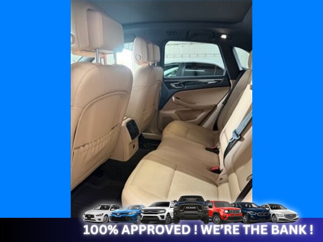 2022 Porsche Macan   - Photo 4 - Naples, FL 34112