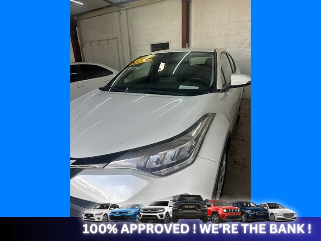 2021 Toyota C-HR LE - Photo 3 - Naples, FL 34112