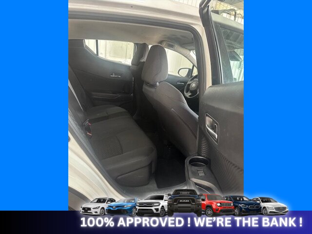 2021 Toyota C-HR LE - Photo 6 - Naples, FL 34112