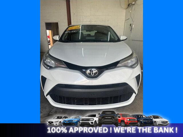 2021 Toyota C-HR LE - Photo 2 - Naples, FL 34112