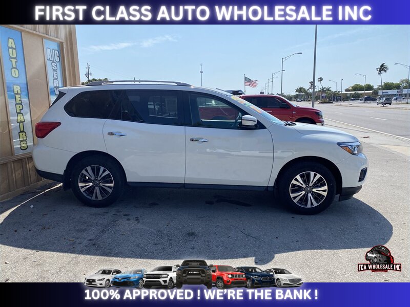 2017 Nissan Pathfinder S - Photo 5 - Naples, FL 34112