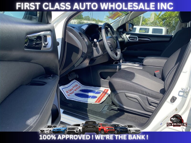 2017 Nissan Pathfinder S - Photo 7 - Naples, FL 34112