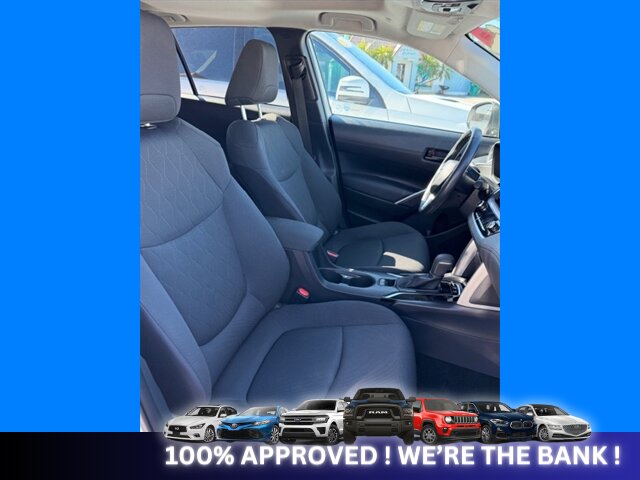 2022 Toyota Corolla Cross LE   - Photo 14 - Naples, FL 34112