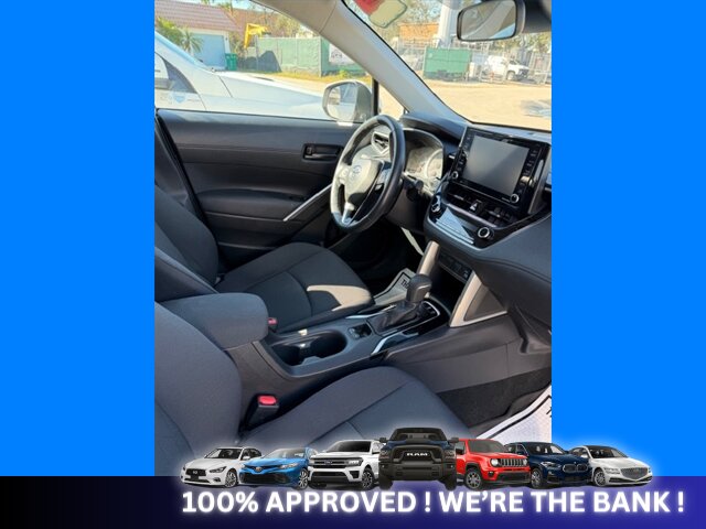 2022 Toyota Corolla Cross LE   - Photo 8 - Naples, FL 34112