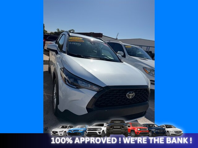 2022 Toyota Corolla Cross LE   - Photo 3 - Naples, FL 34112