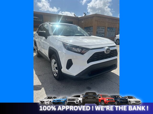 2021 Toyota RAV4 LE - Photo 1 - Naples, FL 34112