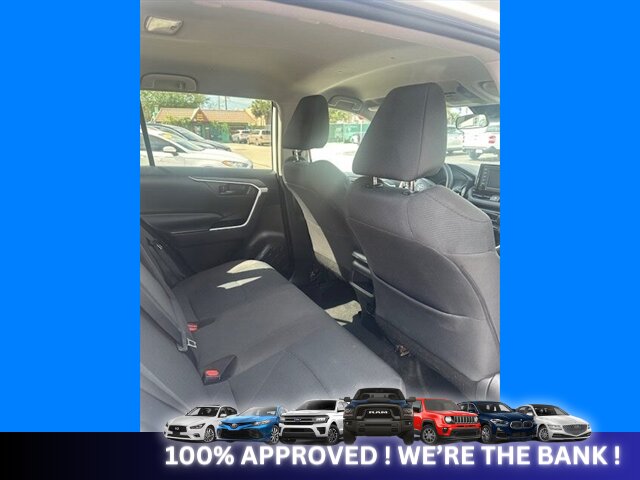 2021 Toyota RAV4 LE - Photo 6 - Naples, FL 34112
