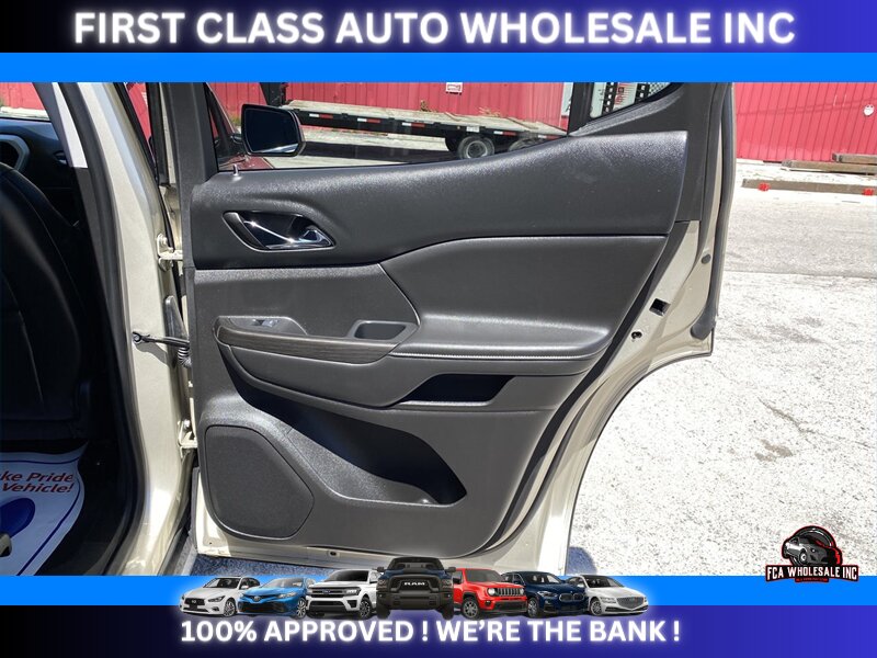 2017 GMC Acadia SLT-1   - Photo 40 - Naples, FL 34112