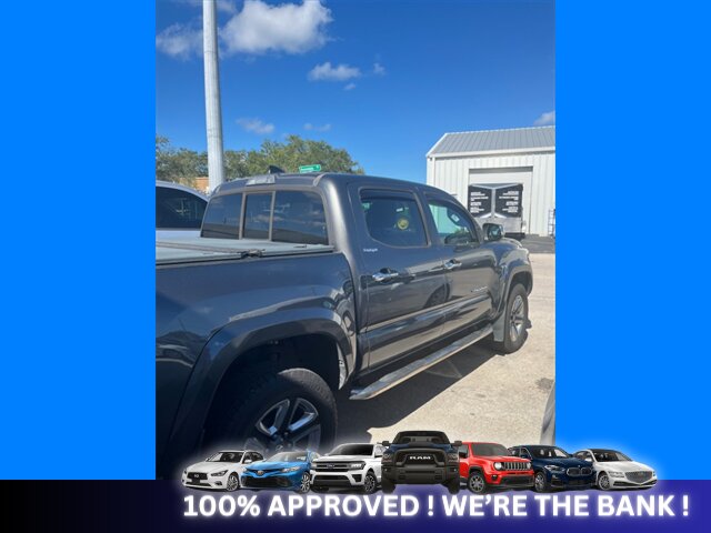 2016 Toyota Tacoma Limited   - Photo 4 - Naples, FL 34112
