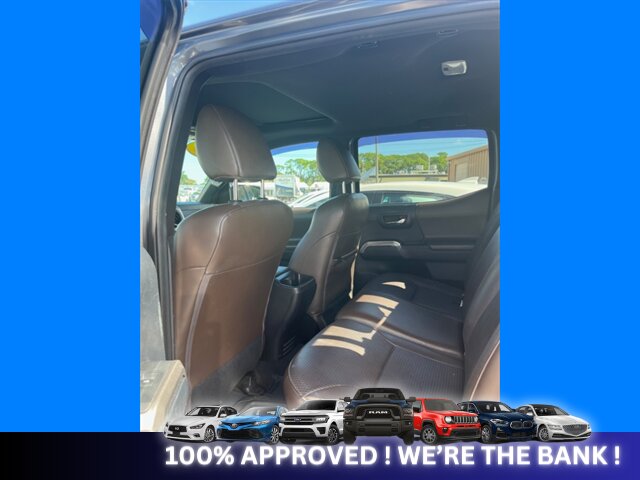 2016 Toyota Tacoma Limited   - Photo 6 - Naples, FL 34112