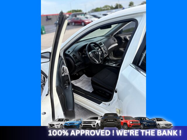2017 Nissan Altima 2.5 - Photo 3 - Naples, FL 34112
