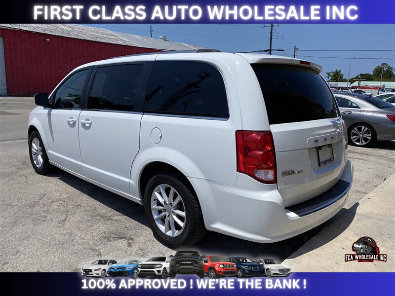 2019 Dodge Grand Caravan SXT - Photo 5 - Naples, FL 34112