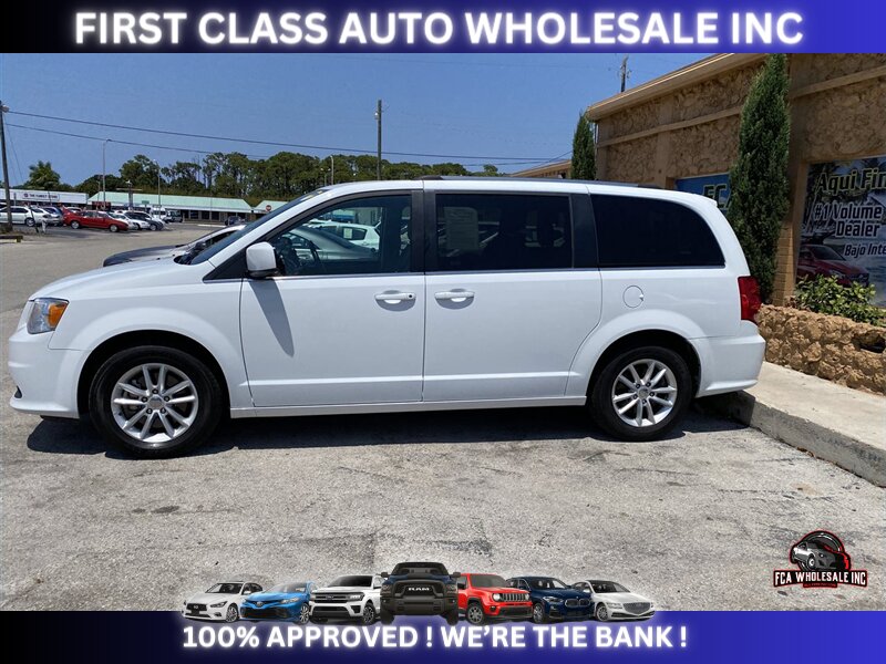 2019 Dodge Grand Caravan SXT - Photo 4 - Naples, FL 34112