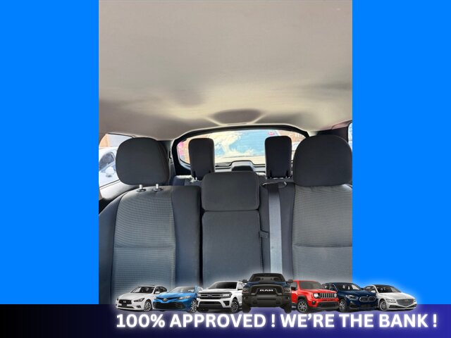 2017 Nissan Pathfinder SV   - Photo 7 - Naples, FL 34112