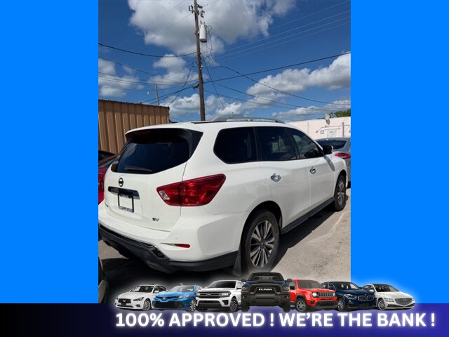 2017 Nissan Pathfinder SV   - Photo 3 - Naples, FL 34112