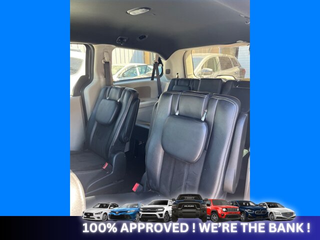 2019 Dodge Grand Caravan SXT   - Photo 6 - Naples, FL 34112