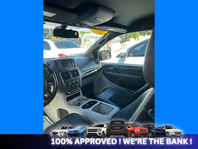 2019 Dodge Grand Caravan SXT   - Photo 7 - Naples, FL 34112