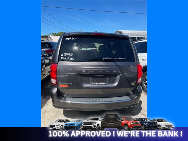 2019 Dodge Grand Caravan SXT   - Photo 2 - Naples, FL 34112