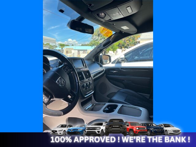 2019 Dodge Grand Caravan SXT   - Photo 5 - Naples, FL 34112