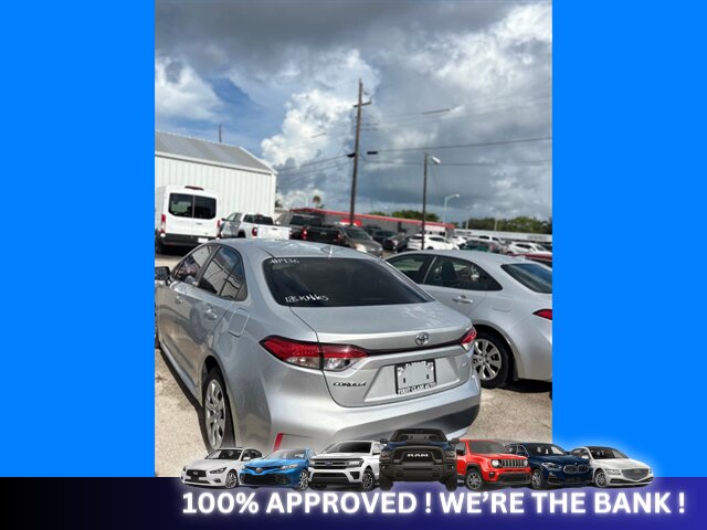 2022 Toyota Corolla LE   - Photo 5 - Naples, FL 34112