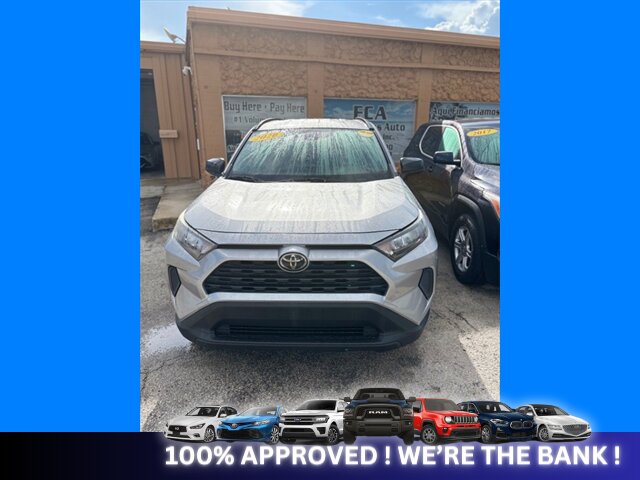 2020 Toyota RAV4 LE   - Photo 1 - Naples, FL 34112