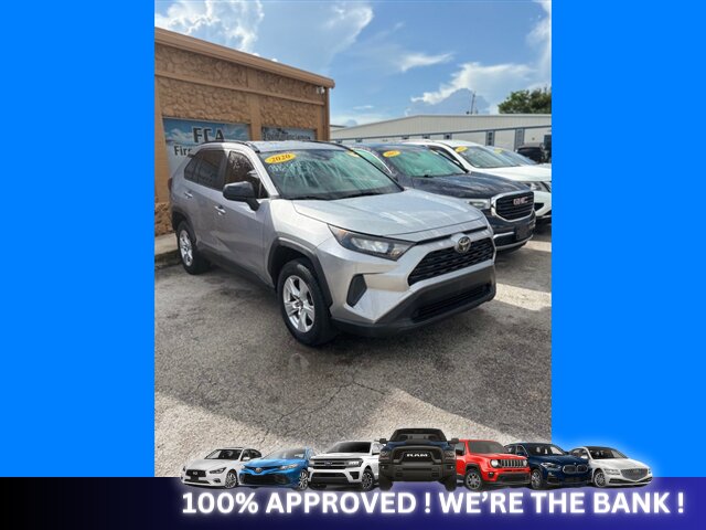 2020 Toyota RAV4 LE   - Photo 2 - Naples, FL 34112