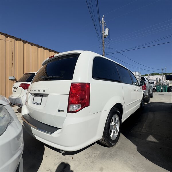 2012 Dodge Grand Caravan SXT   - Photo 5 - Naples, FL 34112