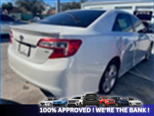 2014 Toyota Camry SE - Photo 5 - Naples, FL 34112