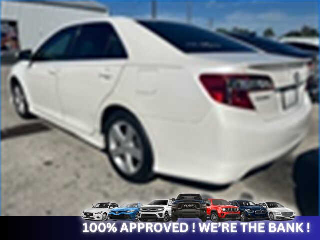 2014 Toyota Camry SE - Photo 4 - Naples, FL 34112
