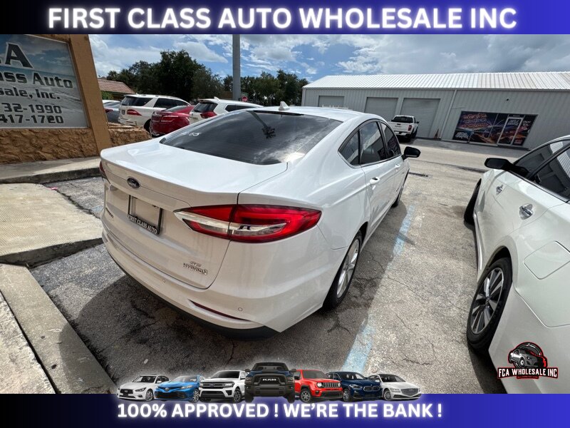 2019 Ford Fusion Hybrid SE   - Photo 11 - Naples, FL 34112