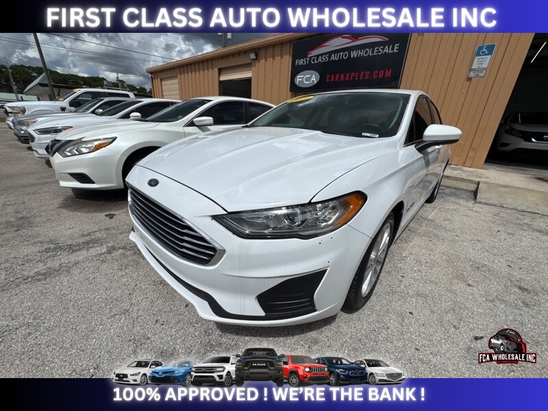 2019 Ford Fusion Hybrid SE   - Photo 1 - Naples, FL 34112