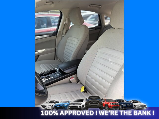 2019 Ford Fusion Hybrid SE   - Photo 14 - Naples, FL 34112