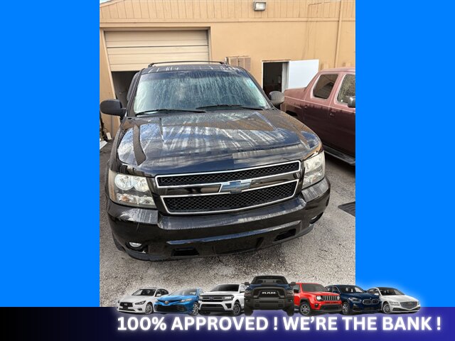 2013 Chevrolet Suburban LT   - Photo 6 - Naples, FL 34112