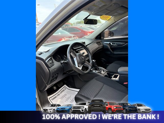 2017 Nissan Pathfinder S   - Photo 8 - Naples, FL 34112