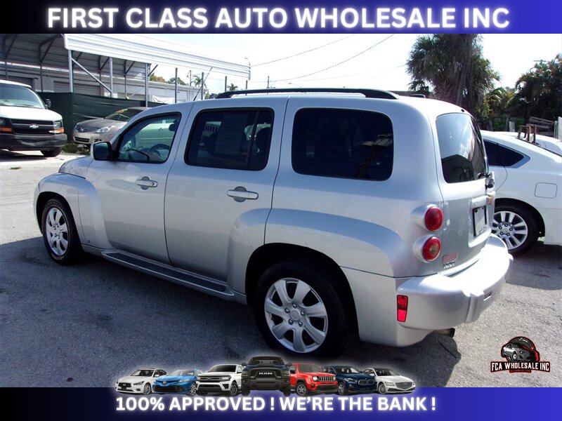 2010 Chevrolet HHR LT   - Photo 4 - Naples, FL 34112