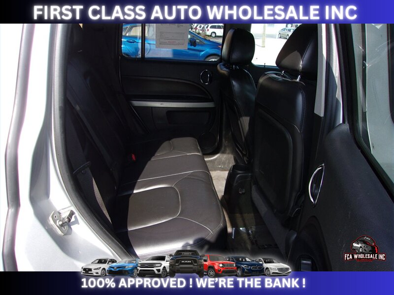 2010 Chevrolet HHR LT   - Photo 6 - Naples, FL 34112